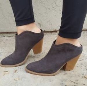 Like new gray suede booties